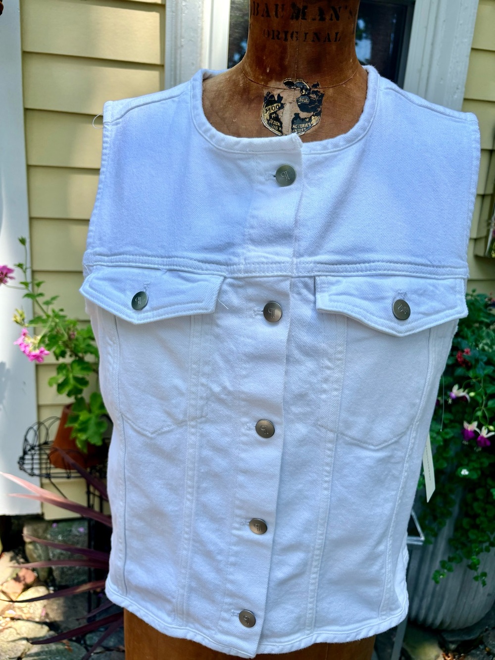 New Anthropologie “Pilcro”White Sleeveless Denim Vest